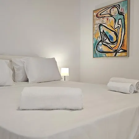 Sunny Honey Apartment *